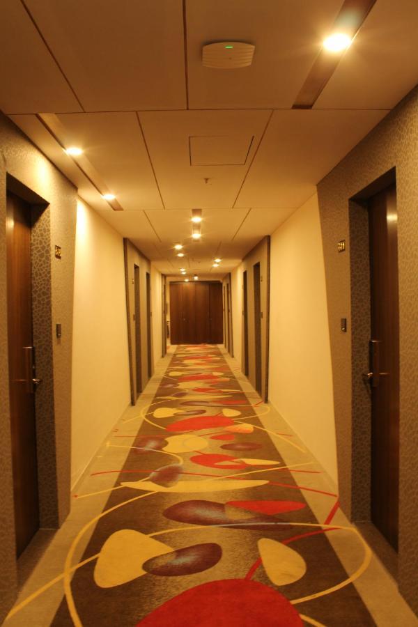 Zip By Spree Hotels Сурат Экстерьер фото
