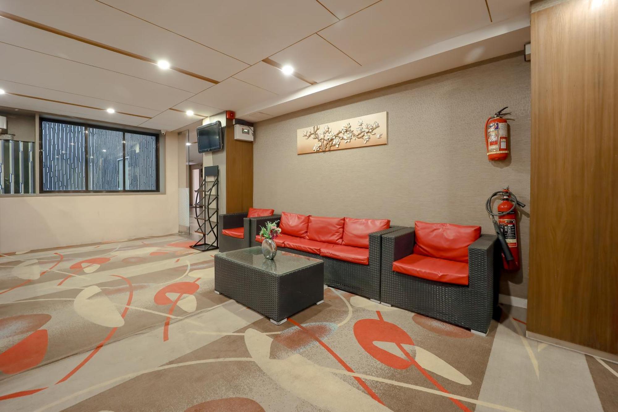 Zip By Spree Hotels Сурат Экстерьер фото