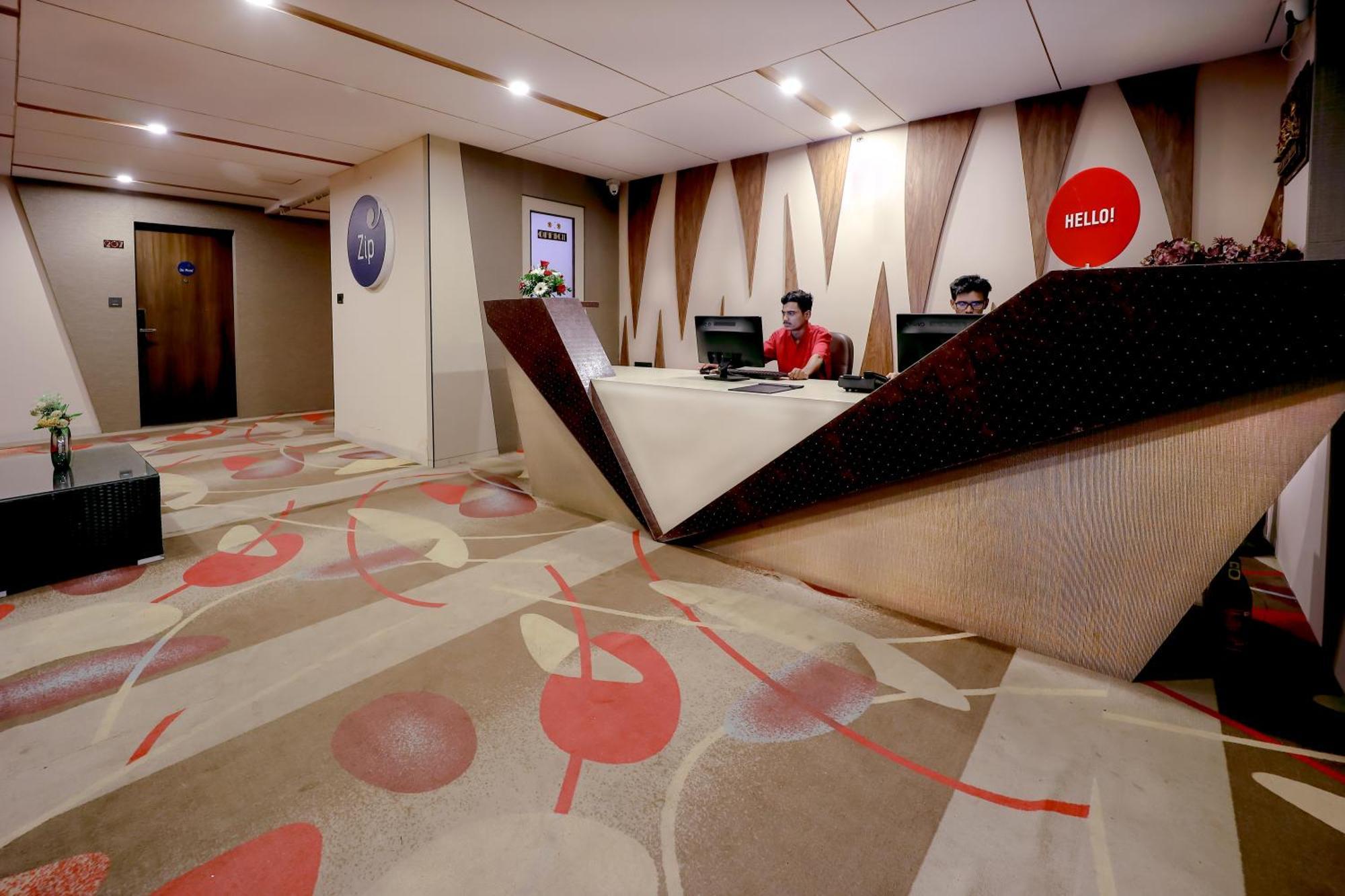 Zip By Spree Hotels Сурат Экстерьер фото