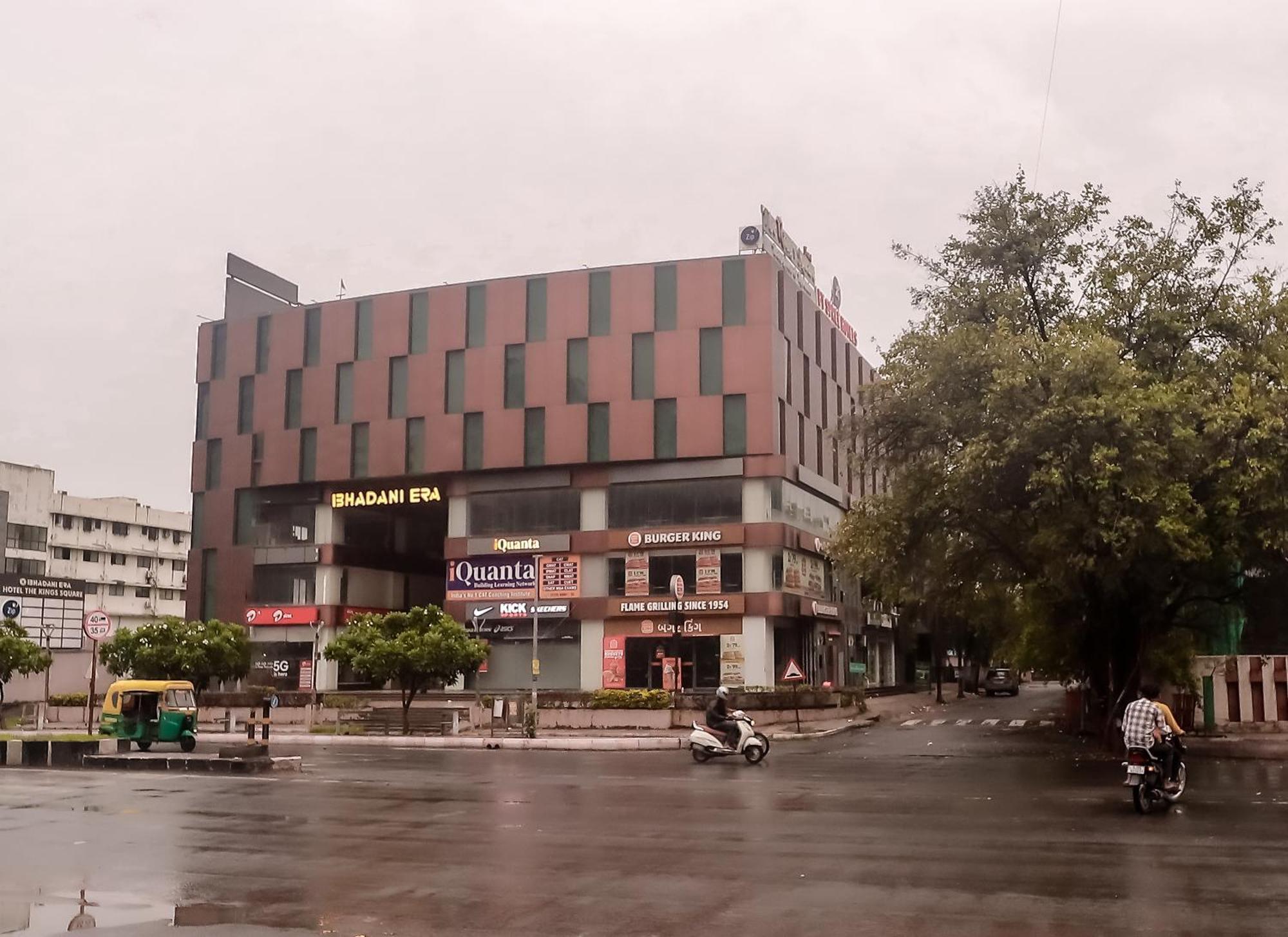 Zip By Spree Hotels Сурат Экстерьер фото