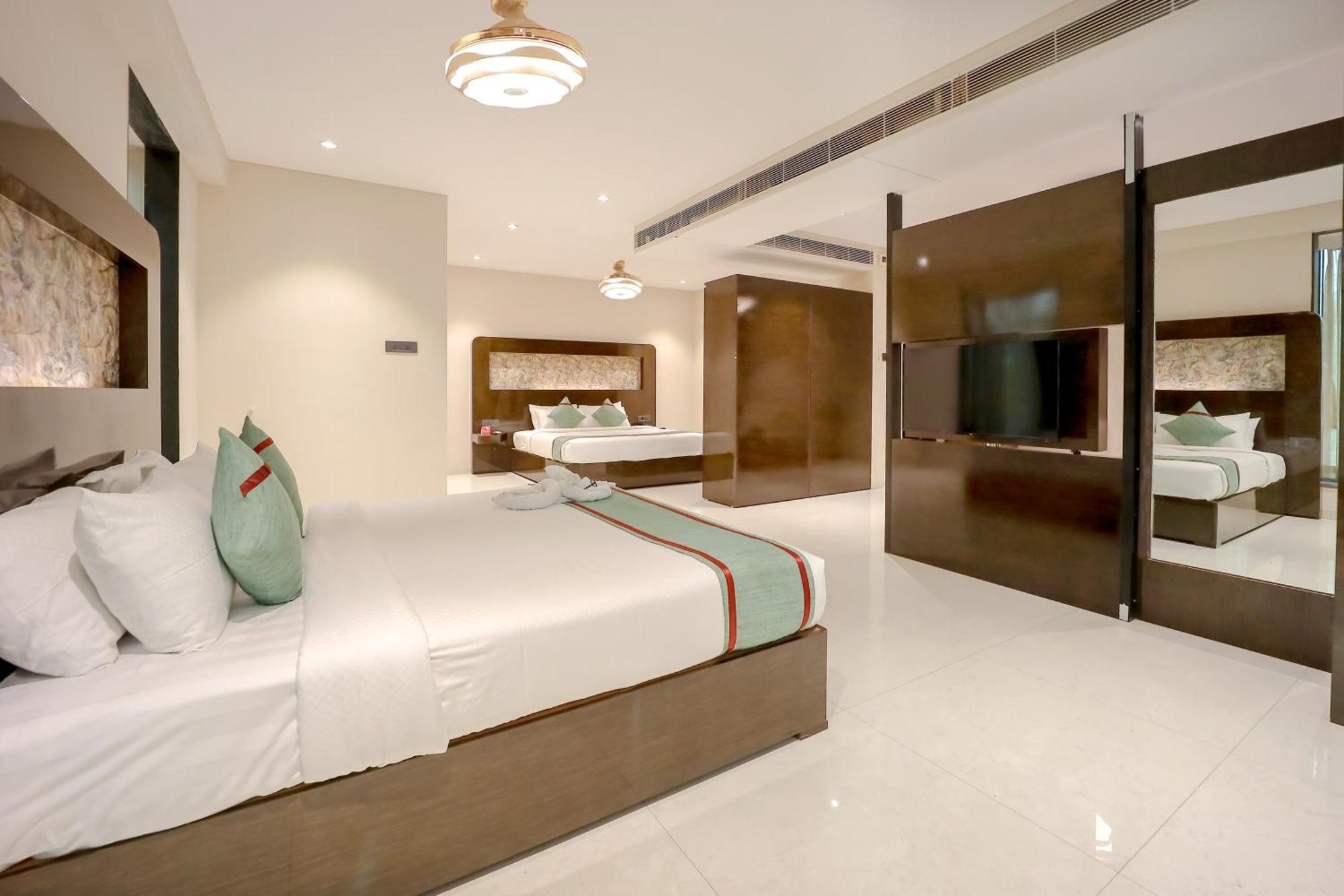 Zip By Spree Hotels Сурат Экстерьер фото