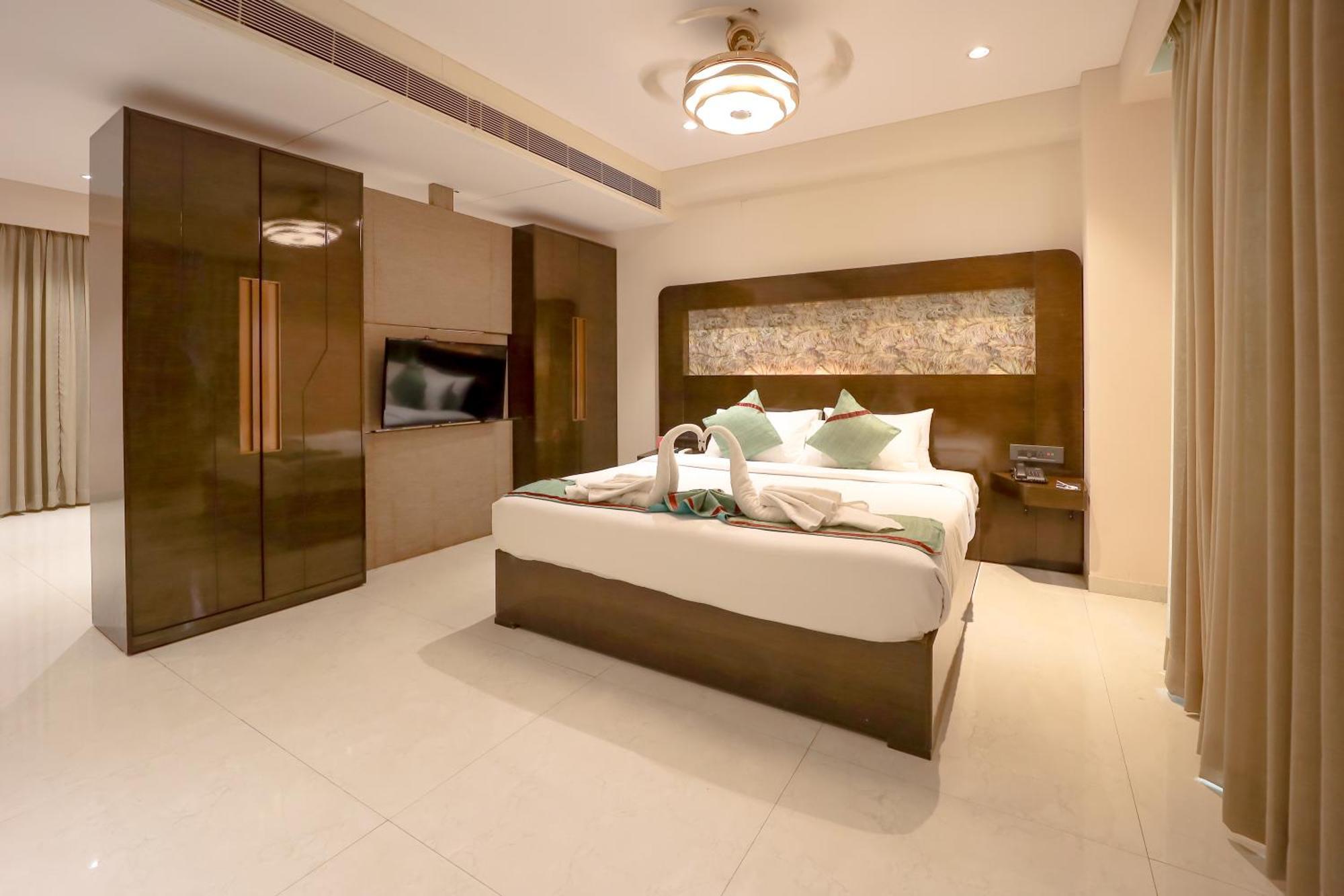 Zip By Spree Hotels Сурат Экстерьер фото
